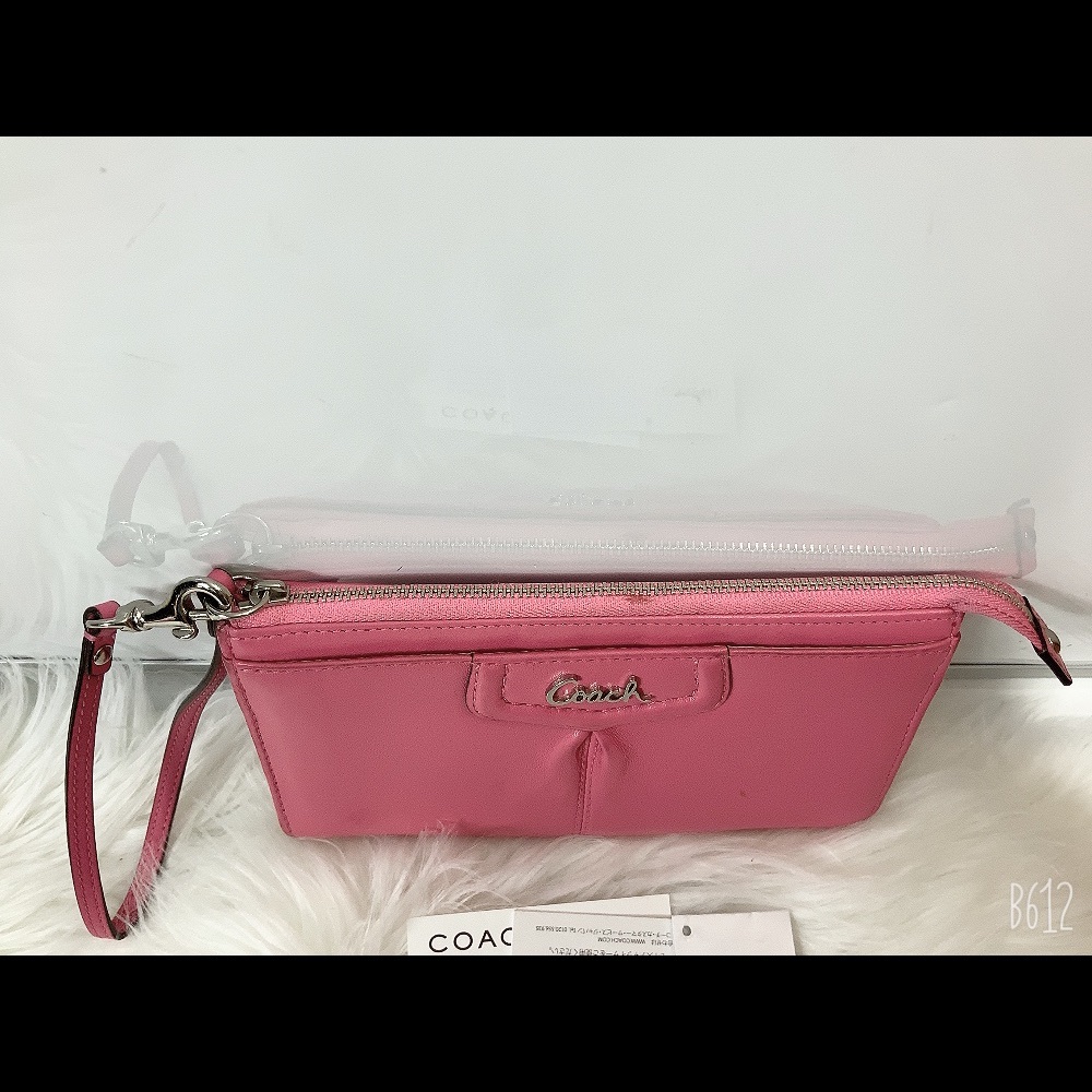 100% Authentic Coach Zippy Wallet . - image 2